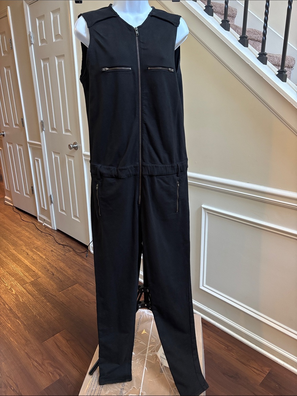 Etienne Marcel Los Angeles Sleeveless Black Zip-Front Jumpsuit size Medium